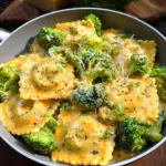 Cremige Ravioli Pfanne mit Brokkoli