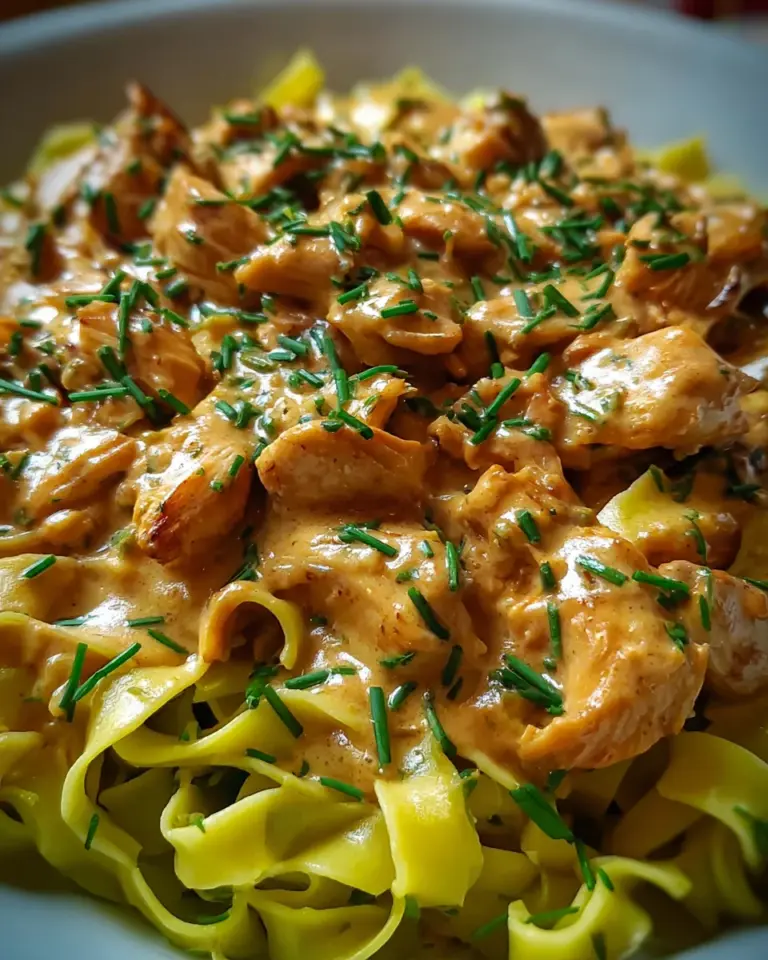 Cremiges Hähnchenragout mit Bandnudeln