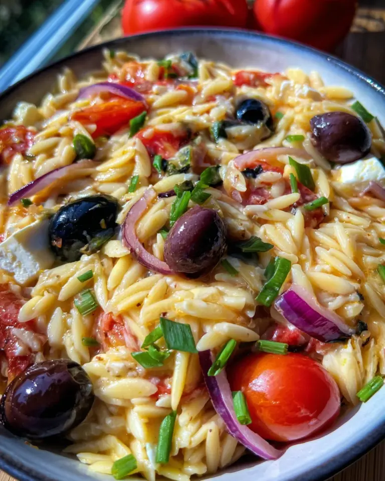 Griechische Reisnudeln mit Tomaten, Feta und Oliven