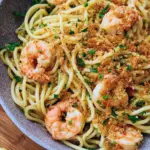 Sommerpasta mit Zitronensauce und Garnelen