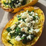 Spaghettikürbis mit Spinat und Feta