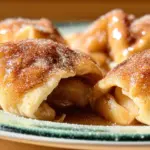 Süße Apfel-Ofenknödel mit Zucker-Zimt-Topping