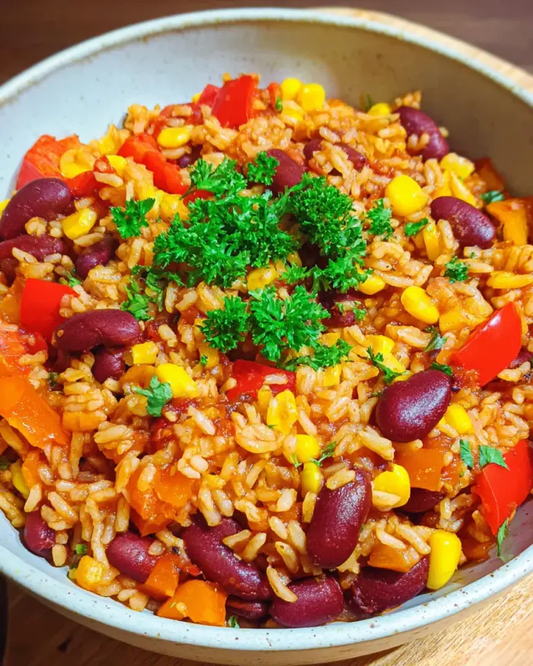 Vegane Mexikanische Reispfanne mit Bohnen & Mais