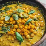 Kichererbsen-Curry mit Erdnuss-Sauce