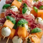 Melonen-, Prosciutto- und Mozzarella-Spieße