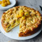 Mirabellenkuchen mit Schmand und Streusel